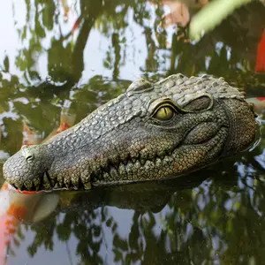 Spoofing Scary Decorations Outdoor Statue Crocodile for Swimming Pools Decorative Fish Ponds