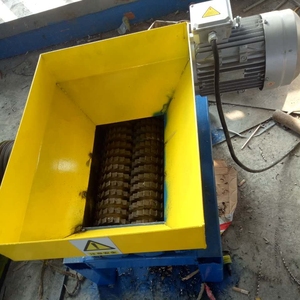 Mini déchiqueteuse de recyclage de plastique métallique/déchiqueteuse d'acier industrielle à 2 arbres à vendre - Product Image 3
