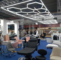 Meilleures Ventes Lumières LED Hexagonales 2433mm*4840mm Éclairage LED Hexagonal pour Plafond Lumière LED de Garage