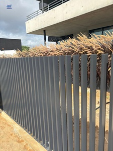 Barrière en aluminium forte Frameless de lame de conception moderne avec la porte coulissante assortie - Product Image 3