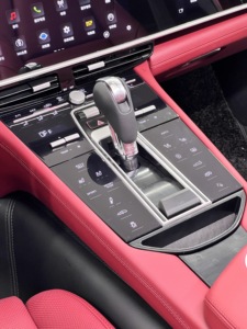 Pour Porsche Panamera 2010-2016 : Amélioration de la console centrale, panneau de selle modifié, accoudoir avec retour de force tactile par vibration - Product Image 5