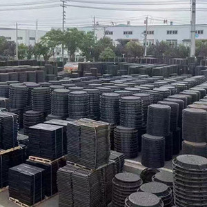 <span class=keywords><strong>Grille</strong></span> de couvercle de manhole carrée en fonte ductile robuste Jin Zhisheng <span class=keywords><strong>D400</strong></span> personnalisée avec charnières pour installations routières - Product Image 4