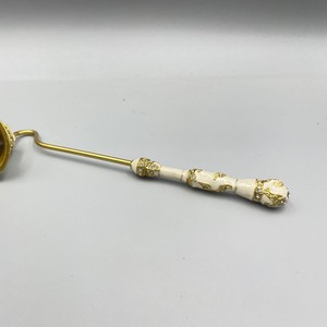Extincteur de bougie Judaica de luxe orné de cristaux, élégant extincteur de bougie en or rose pour les célébrations juives - Product Image 3