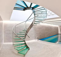 Code de construction australien-américain Double Stringer Moderne Intérieur Fermer Riser Escalier Garde-corps en verre trempé Escalier incurvé