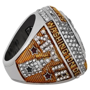 Anello da uomo in lega d'<span class=keywords><strong>argento</strong></span> e acciaio, replica del campionato NHL 2018 dei Washington Capitals, per la Lega di Hockey su Ghiaccio, alta gioielleria. - Product Image 3
