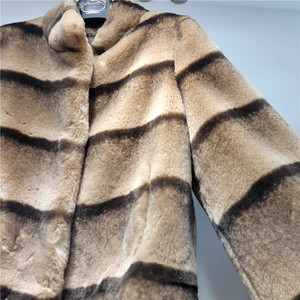 <span class=keywords><strong>Cappotto</strong></span> Corto Invernale 2025 <span class=keywords><strong>Foderato</strong></span> in <span class=keywords><strong>Pelliccia</strong></span> Sintetica, Giacca Marrone Ecologica per Donne - Product Image 3