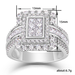 Anello con Cristallo Taglio Principessa per Donne, Fascia Geometrica Intrecciata, Accessorio Moda per Uso Quotidiano e Feste - Product Image 5