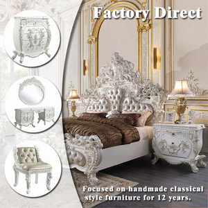 Ensemble de lit classique de luxe sculpté avec armoiries, style baroque français, en bois doré, pour chambre d'appartement, tailles et couleurs personnalisables - Product Image 2