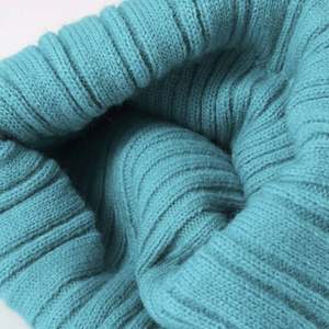 Gorro de lana sin borde de doble capa con protección para las orejas, cálido y grueso, de punto, para mujer - Product Image 3