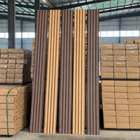 Revêtements muraux extérieurs en WPC rainurés, panneaux composites en bois imperméables pour les villas et les bâtiments