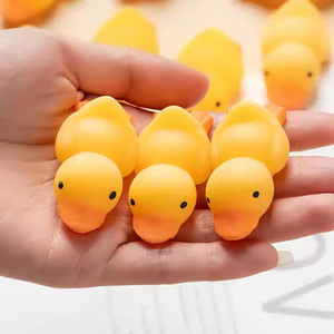 Vente flash - Mini canard jaune en peluche - Jouet sensoriel anti-stress créatif - Balle sensorielle pour soulager le stress - Jouet de décompression pour enfants - Garçons et filles - Product Image 2