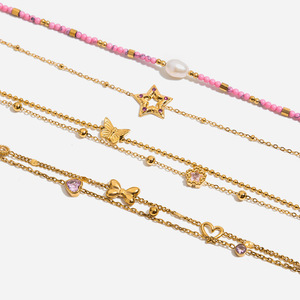 Bracelet à breloques tendance en alliage de zinc plaqué or 18 carats avec étoile et strass, design géométrique pour femme - Product Image 1