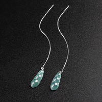 Boucles d'oreilles ethniques en émeraude naturelle bleue en forme de haricot, avec incrustation de jade de qualité glace en argent S925, par Forever Star