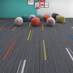 กระเบื้องพรมสี่เหลี่ยมสีเขียวลายกราฟิก 56566 โพลีเอไมด์ กันลื่น สำหรับใช้งานเชิงพาณิชย์ - Product Image 4