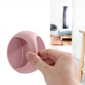 Poignée universelle adhésive sans perçage pour armoire, réfrigérateur, porte coulissante, tiroir en plastique – Fabriquée en Chine - Product Image 1