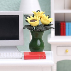 Meubles miniatures pour maison de poupée à l'échelle 1:12 avec tournesols <span class=keywords><strong>en</strong></span> résine et fleurs décoratives - Product Image 2