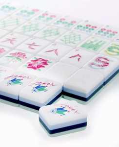 Set di Mahjong Moderno in Acrilico a Quattro Strati con 160 Tessere Americane per Riunioni Familiari e Giochi di Intrattenimento - Product Image 2