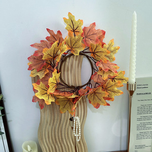 Guirnalda de hojas de arce artificiales de 30 cm, decoración redonda de flores de seda para el hogar en Acción de Gracias, decoración de ventanas de otoño - Product Image 3