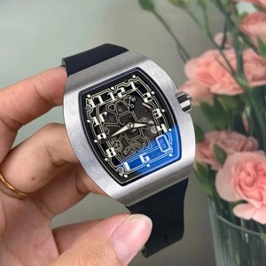 Montre de plongée de luxe pour homme, boîtier en titane ultra-fin, cadran squelette analogique, bracelet en caoutchouc, mouvement mécanique, résistance à l'eau 10 bars - Product Image 1