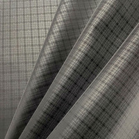 Cuir synthétique 3D 5D à motif micro-diamant fumé 0,8 mm, semi-PU PVC, traitement de surface à faible brillance pour housses de siège de moto