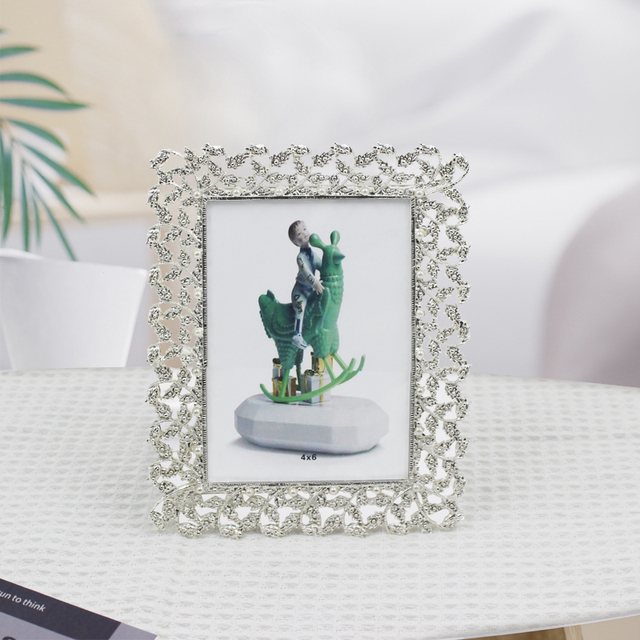 Novelty Design Metallic Silver with Velvet Backing Display Photo Frame Wholesale