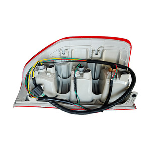 ไฟท้ายรถฟอร์ด เรนเจอร์ สำหรับรถกระบะ T6 ปี 2012 ไฟเบรกสีแดงอเนกประสงค์ 12V ไฟถอยหลัง - Product Image 4