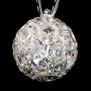 Colgante de Bola de Diamante de Laboratorio Blanco de 28 Quilates, Oro Blanco de 14K, Corte Hexagonal, Engaste Invisible, Esfera Geométrica, Lujoso para Bodas y Fiestas - Product Image 1