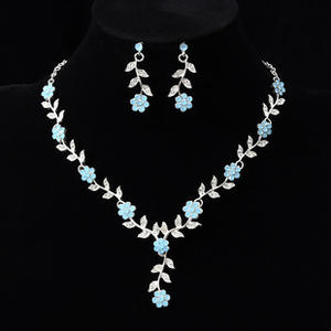 Juego de Aretes de Cristal Vintage de Lujo con Diseño de Flor de Ciruelo y Diamantes de Imitación para Mujer, Bodas, Fiestas, Aniversarios, Compromisos, Regalo de Aleación <span class=keywords><strong>MoLin</strong></span> - Product Image 4