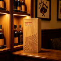 Boîte de rangement pour vin en bois de chêne naturel avec doublure en mousse, charnière en laiton, logo personnalisé pour une bouteille de whisky, emballage cadeau de fête, vente en gros