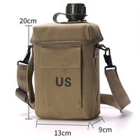Pot de chasse en plein air bouteille à boire grande capacité 2L Camouflage carré en plastique tactique sac à dos bouteille d'eau