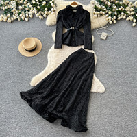 Set atasan dan rok wanita model V-neck berenda, potongan ramping, elegan, berkesan berkelas, cocok untuk acara kasual.