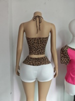 Ensemble Lounge Premium Doux Personnalisé Deux Pièces : Haut Halter et Pantalon Évasé à Jambes Larges avec Imprimé Léopard, Idéal pour les Grandes Tailles – Collection Automne 2026