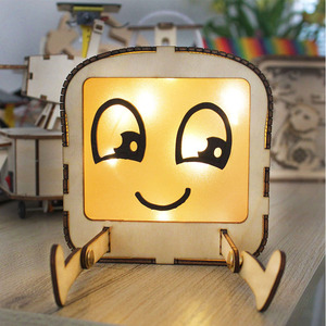 Lámpara Nocturna Cuadrada de Madera con LED Blanco Cálido, Control Táctil, Funciona con Pilas, Juguete Educativo para Niños, Modelo de Ensamblaje DIY - Product Image 4