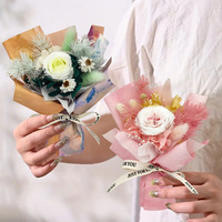 Cadeau pour la Saint-Valentin, la fête des mères, un anniversaire : hortensia, fleur éternelle, petite rose Austin, boîte cadeau, bouquet fait main, modèle CN