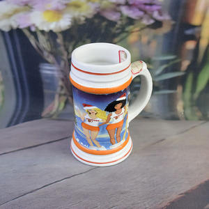 Jarra de Cerveza Navideña Hooters Happy Hooterdays - <span class=keywords><strong>Taza</strong></span> de Cerámica con Temática Festiva - Product Image 5