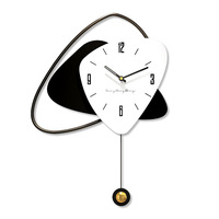 Kreative Dekorative Minimalistische Wanduhr Moderne Luxus-Wandkunst-Uhr zum Verkauf