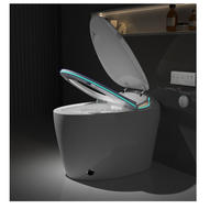 Toilette intelligente avec bidet et télécommande en céramique Lavage intelligent automatique à eau Toilette intelligente de luxe pour salle de bain