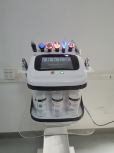 Appareil portable de soin du visage et du corps par hydrodermabrasion pour une beauté éclatante - Product Image 6