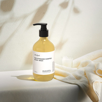 Bouteille de gel douche pour le corps avec étiquette personnalisée Bouteille de pompe en plastique vide pour animaux de compagnie Bouteilles de shampoing de 500ml à épaulement incliné