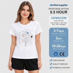 <span class=keywords><strong>T</strong></span>-<span class=keywords><strong>shirt</strong></span> <span class=keywords><strong>blanc</strong></span> femme en coton grandes tailles avec imprimé cœur graphique - Product Image 4