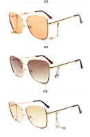 Lunettes de soleil de luxe 2026 avec pendentif, personnalisables avec logo, pour femmes, de marques célèbres, par fabricant designer, emballage haut de gamme, vente en gros