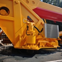 Grue mobile hydraulique sur chenilles de 12 tonnes sur mesure pour projets municipaux, transplantation d'arbres et travaux d'assainissement urbain