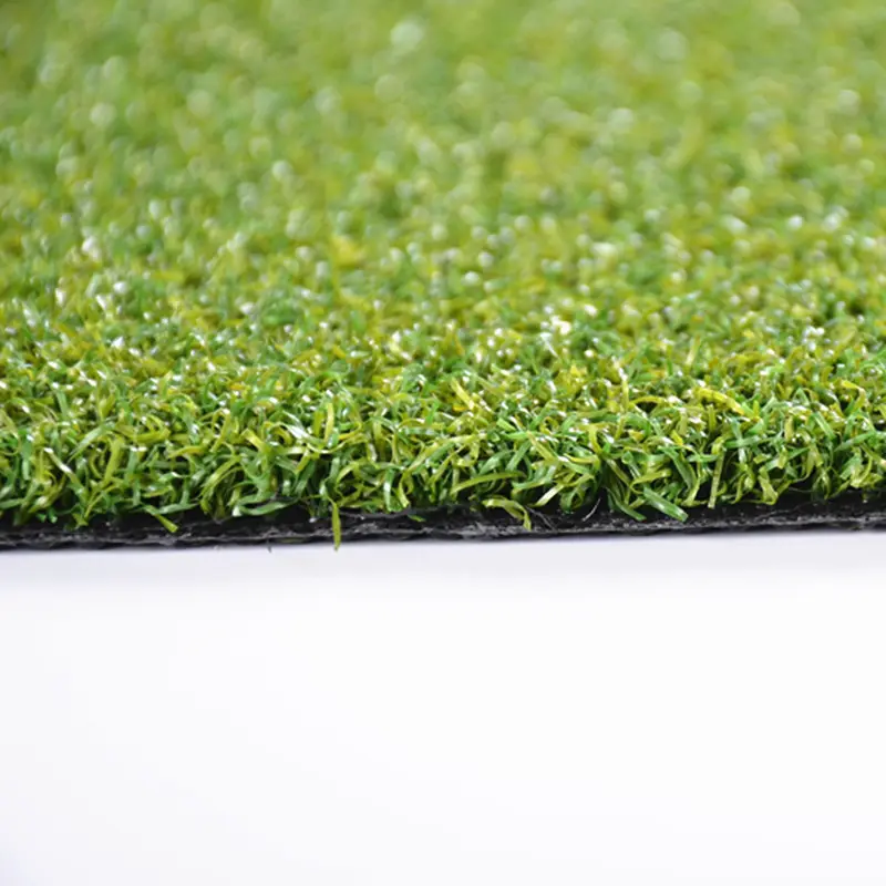 เสื่อหญ้าเทียมขนาดเล็กสำหรับกลางแจ้งในร่มสนามหญ้าเทียมสำหรับเล่นกอล์ฟสนามหญ้าสีเขียว