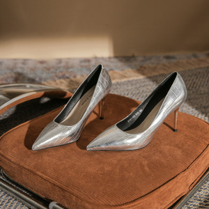 6681-55 Zapatos de Tacón Alto Estilo Coreano, Punta Puntiaguda, Tacón de Aguja, Charol a Cuadros Plateado, Zapatos de Tacón Alto para Mujer, Tendencia de Moda - Product Image 3