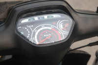 Moto à châssis ouvert 125cc à faible consommation de carburant pour les trajets quotidiens et le transport de marchandises en Asie du Sud-Est et en Afrique