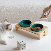 Shamitao Hotsale Gamelle surélevée en céramique pour chat avec support en bambou, double distributeur d'eau et de nourriture pour chats et petits chiens, vente en gros OEM