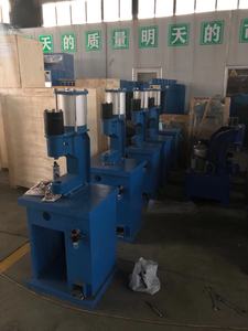 Machine de rivetage de patins de frein hydrauliques pneumatiques QYM-6 - Product Image 6