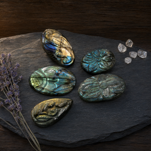 Juego de cinco (5) miniaturas de tallados florales para colgante en piedra labradorita - joyería de piedras preciosas/cristales Reiki/Chakra/Cura - 5 - Product Image 3