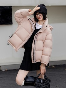 Venta al por mayor: Nueva chaqueta corta de plumón para el invierno 2025, moderna, informal y versátil, 90% plumón de pato, alta calidad - Product Image 3