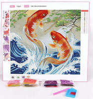 Peinture diamant colorée avec deux poissons sautant dans la rivière, 40x50cm, élégante décoration murale pour les intérieurs de la maison